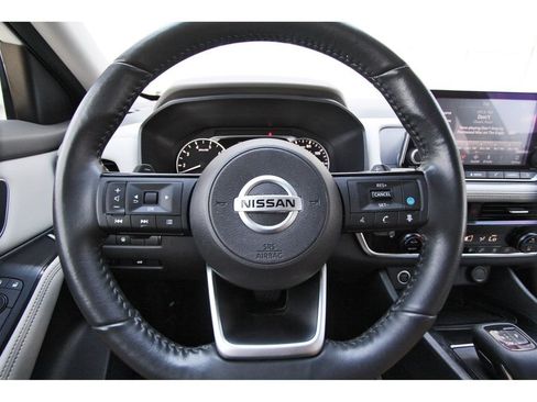 Certified 2021 Nissan Rogue SV w/ Premium Package FWD image 14
