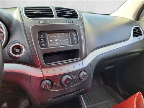 Used 2020 Dodge Journey SE w/ SE Popular Equipment Group FWD image 21