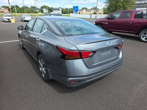Used 2022 Nissan Altima 2.5 S FWD image 2