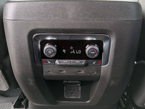 New 2026 GMC Yukon Denali w/ Denali Reserve Package AWD/4WD image 23