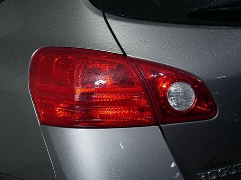 Used 2013 Nissan Rogue SV FWD image 11