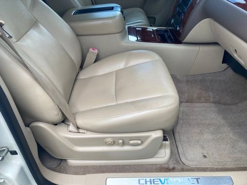 Used 2011 Chevrolet Suburban LTZ image 18