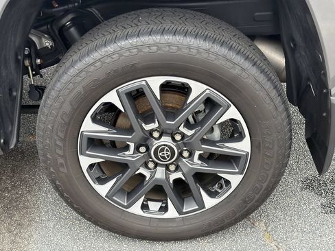 Used 2024 Toyota Tundra Limited AWD/4WD image 19