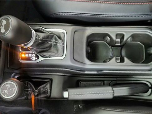 Used 2025 Jeep Wrangler Unlimited Rubicon image 50