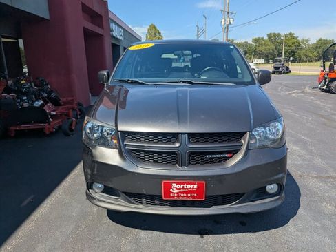 Used 2016 Dodge Grand Caravan R/T FWD image 3