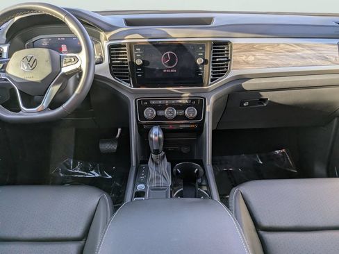 Used 2023 Volkswagen Atlas Cross Sport SE w/ Panoramic Sunroof Package FWD image 15