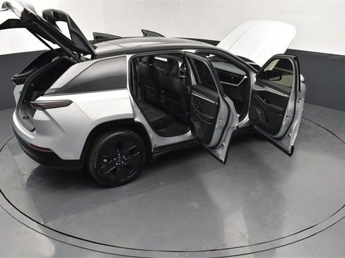 Used 2024 Jeep Wagoneer Launch Edition image 30