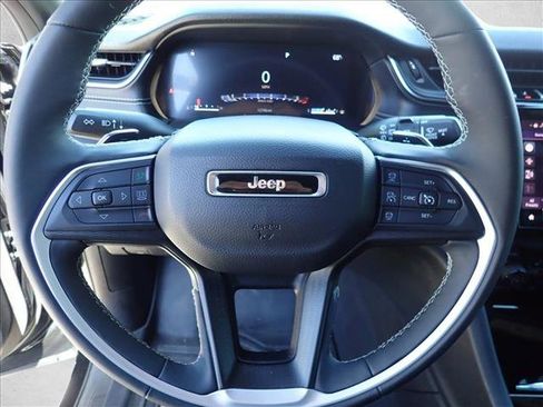 Used 2025 Jeep Grand Cherokee L Laredo w/ Luxury Tech Group I AWD/4WD image 12