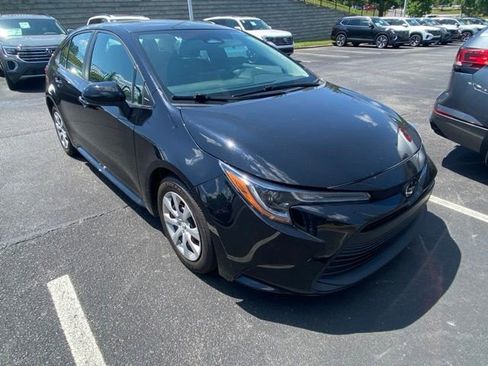 Used 2024 Toyota Corolla LE FWD image 1