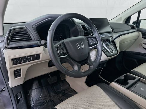 Used 2025 Honda Odyssey Elite image 9