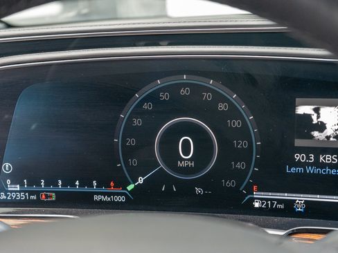 Used 2021 Cadillac Escalade Premium Luxury w/ LPO, Radiant Package AWD/4WD image 70