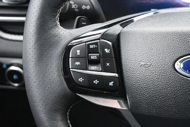 Used 2024 Ford Explorer ST w/ Technology Package AWD/4WD image 18