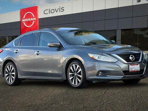 Used 2017 Nissan Altima 2.5 SV image 10