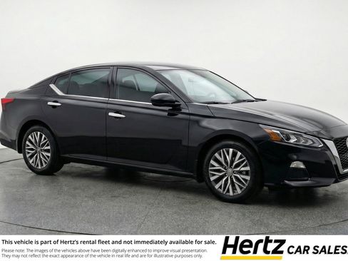 Used 2025 Nissan Altima 2.5 SV image 1
