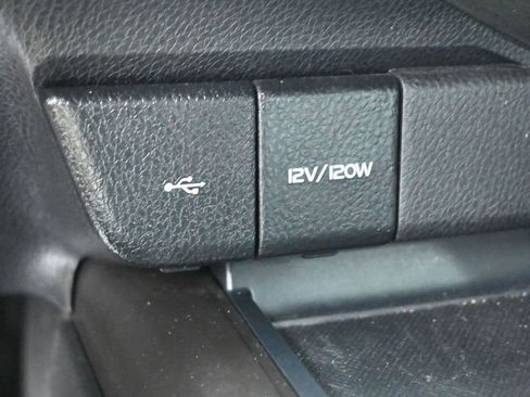 Used 2022 Toyota Camry SE FWD image 13
