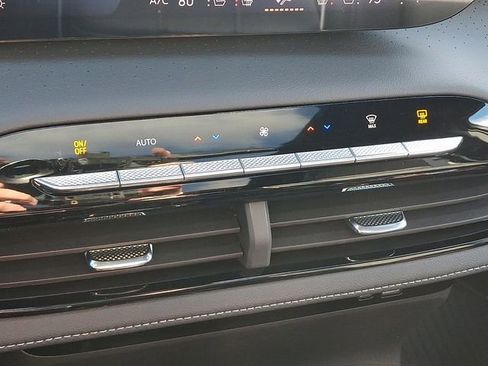 New 2026 Buick Enclave Avenir w/ Super Cruise Package image 17