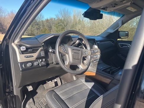 Used 2019 GMC Yukon XL Denali w/ Denali Ultimate Package image 6