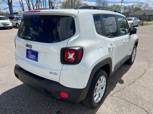 Used 2017 Jeep Renegade Latitude w/ Cold Weather Group AWD/4WD image 6