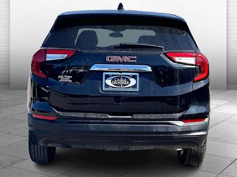 Used 2024 GMC Terrain SLE image 3