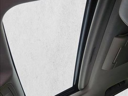 Used 2019 Chevrolet Tahoe LT w/ LT Signature Package image 16