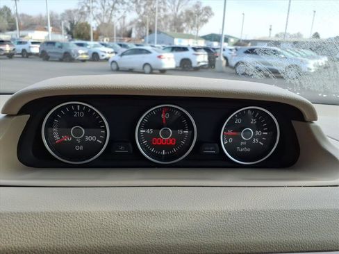 Used 2013 Volkswagen Beetle TDI image 16