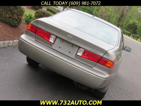 Used 2001 Toyota Camry LE FWD image 21