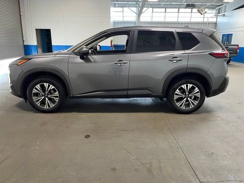 Used 2023 Nissan Rogue SV FWD image 6