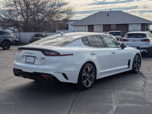 Used 2020 Kia Stinger GT-Line image 3