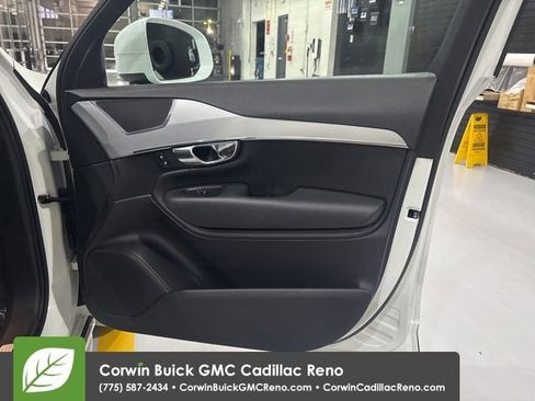Used 2017 Volvo XC90 T6 Momentum w/ Vision Package AWD/4WD image 38