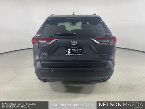 Used 2025 Toyota RAV4 XLE FWD image 9