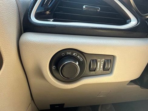 Used 2023 Chrysler Voyager LX FWD image 32