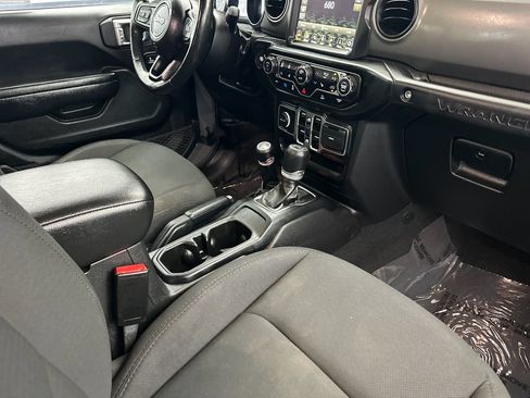 Used 2023 Jeep Wrangler Unlimited w/ Cold Weather Group AWD/4WD image 15