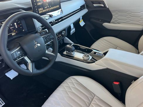 New 2026 Mitsubishi Outlander SEL image 11