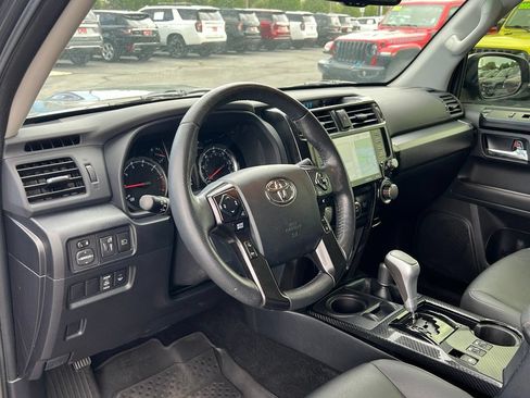 Used 2024 Toyota 4Runner TRD Off-Road Premium w/ Moonroof Package AWD/4WD image 27