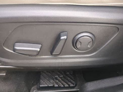 Used 2024 Hyundai Tucson Limited image 17