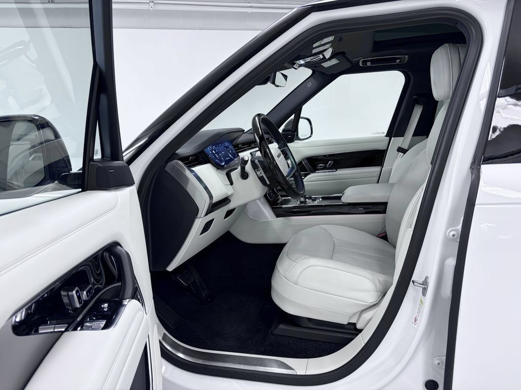 Used 2023 Land Rover Range Rover SE AWD/4WD image 13