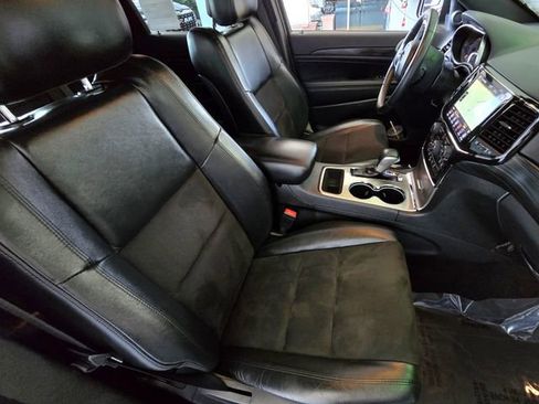 Certified 2021 Jeep Grand Cherokee Laredo X image 18