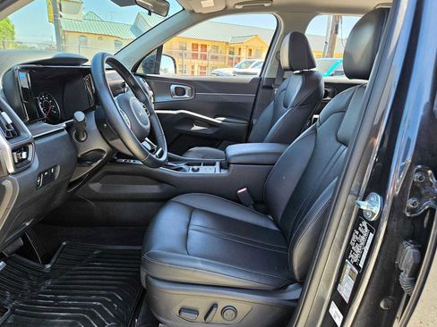 Used 2023 Kia Sorento S w/ Panoramic Sunroof Package image 14