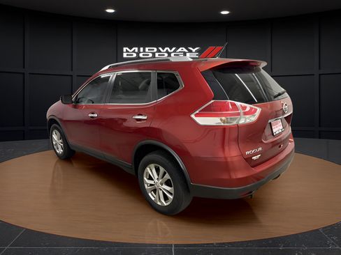 Used 2016 Nissan Rogue SV AWD/4WD image 3