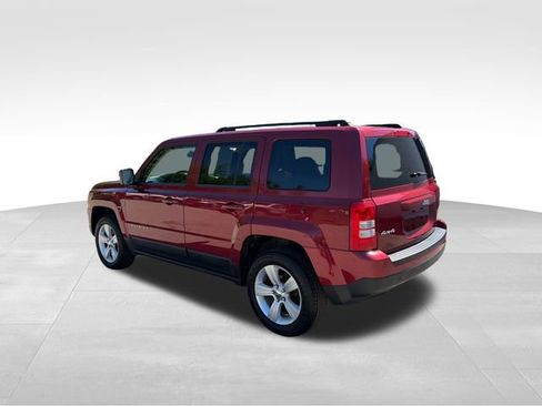 Used 2014 Jeep Patriot Latitude AWD/4WD image 5