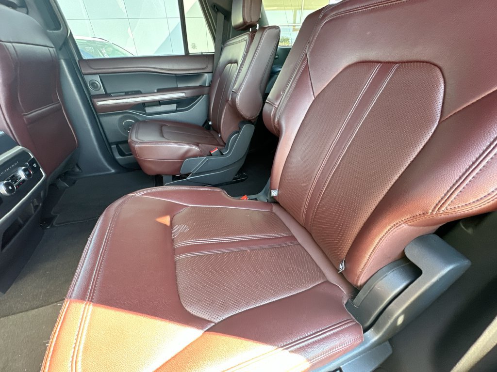 Used 2024 Ford Expedition Limited AWD/4WD image 4
