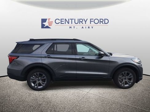 Used 2026 Ford Explorer Active w/ Active Comfort Package AWD/4WD image 2