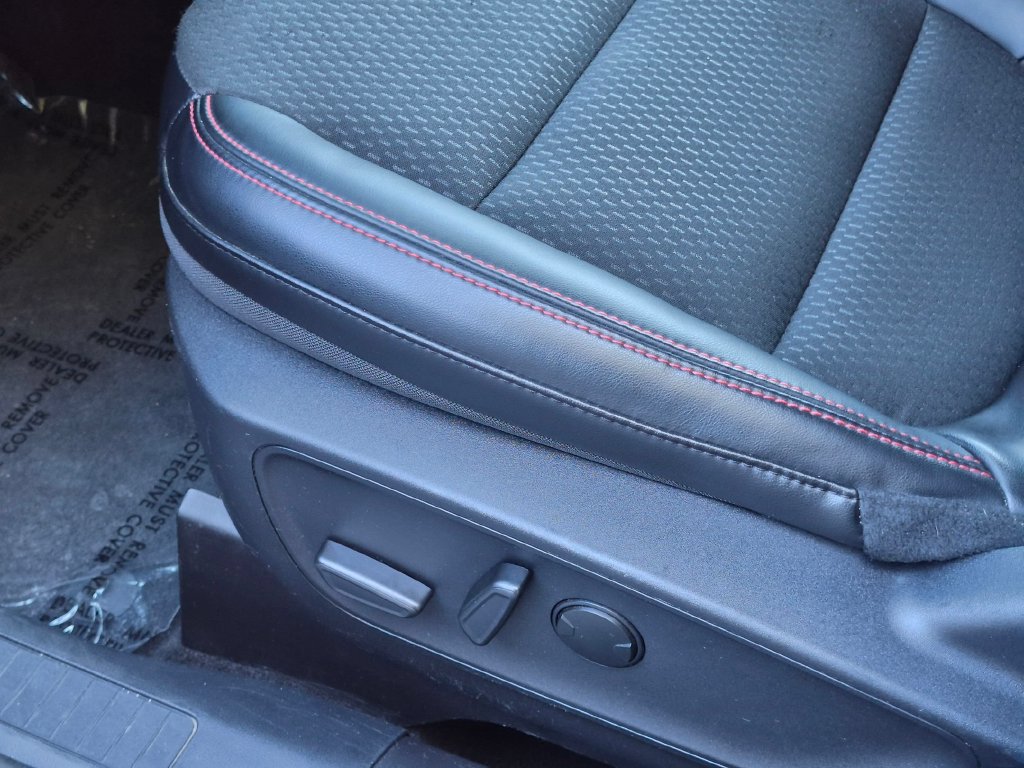 Used 2025 Ford Escape ST-Line AWD/4WD image 11