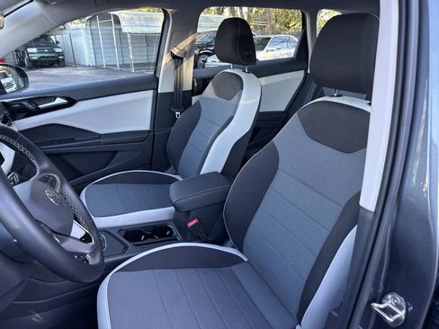 Certified 2025 Volkswagen Taos S image 21