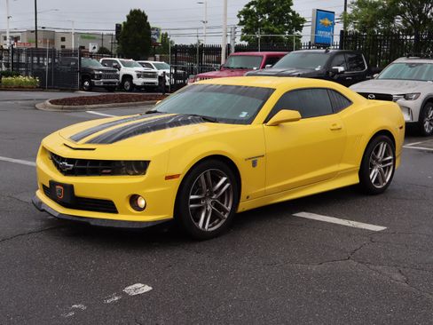 Used 2010 Chevrolet Camaro SS w/ LPO, Ground Effects Package RWD image 5
