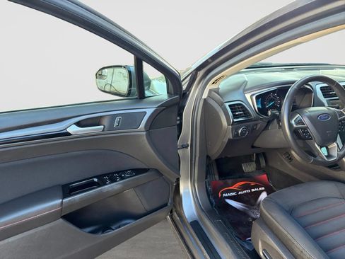Used 2013 Ford Fusion SE FWD image 11