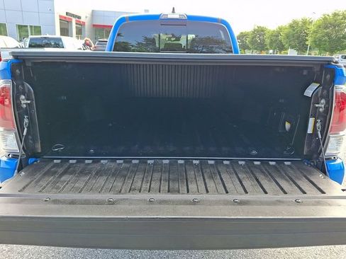 Certified 2020 Toyota Tacoma TRD Sport AWD/4WD image 28