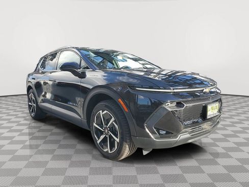 New 2026 Chevrolet Equinox EV LT image 2