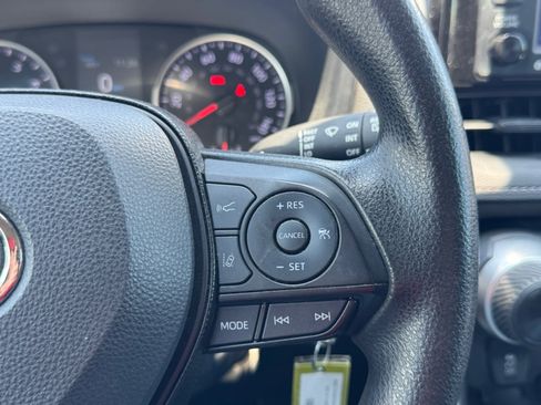 Used 2021 Toyota RAV4 LE w/ Carpet Mat Package (TMS) FWD image 23