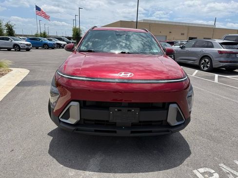 Used 2024 Hyundai Kona SEL AWD/4WD image 2